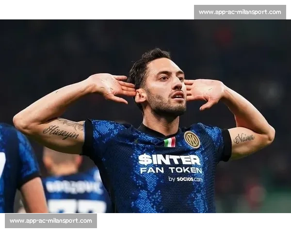 国米更衣室暗流涌动：小图拉姆、阿瑙托维奇力挺恰尔汗奥卢